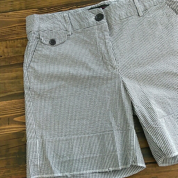 Jennifer & Grace seersucker size 8 shorts - Picture 2 of 8